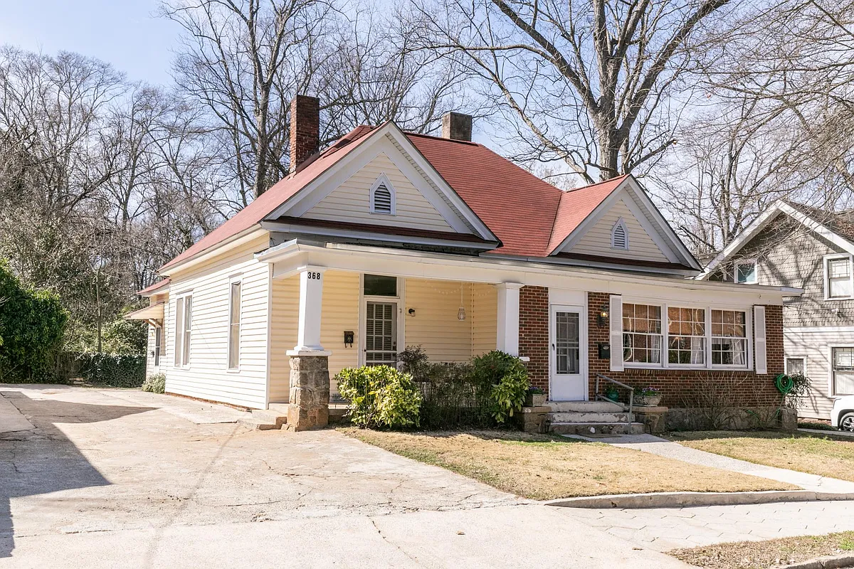 Building Photo - 368 Mell Ave NE #2