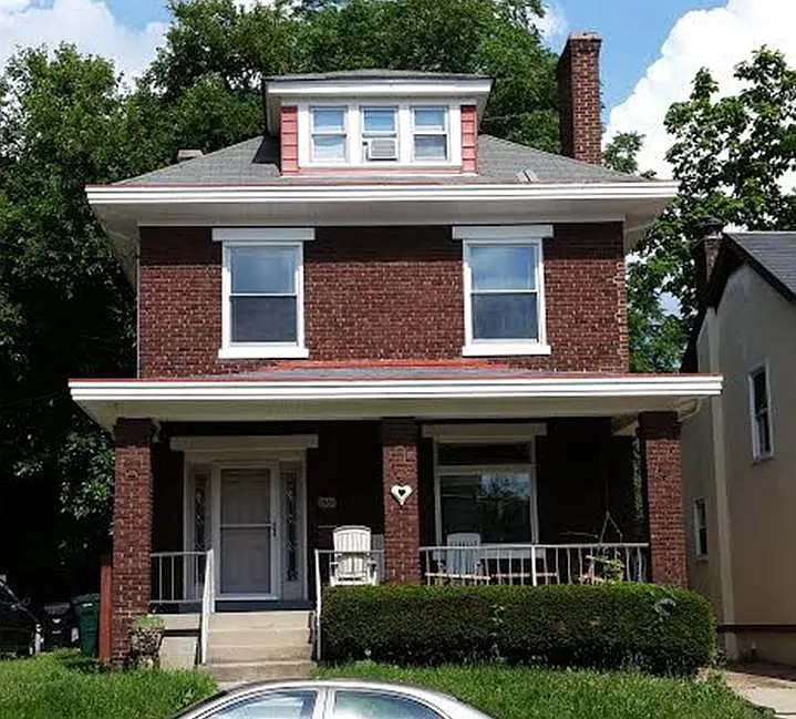 2364 Chickasaw St