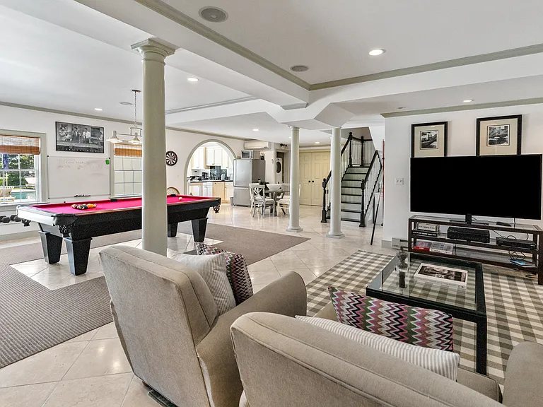 170 Tuckahoe Ln — Photo 23