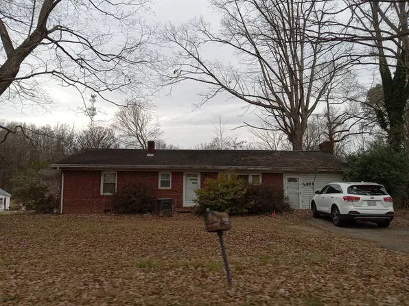 1609 Dogwood Ln, Statesville, NC 28625