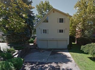 5768 Sunny Crest Dr, West Bloomfield, MI