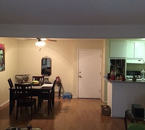 2nd image of 18620 Hatteras St Unit 132