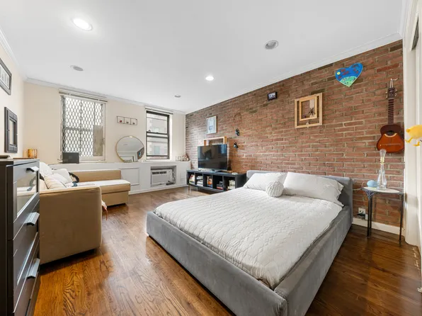 215 East 77th Street image 1 of 16