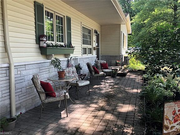 5th image of 164 Manor Dr