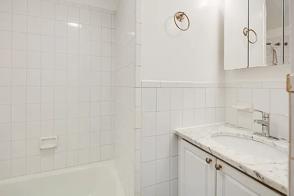 Rented by Compass | media 24