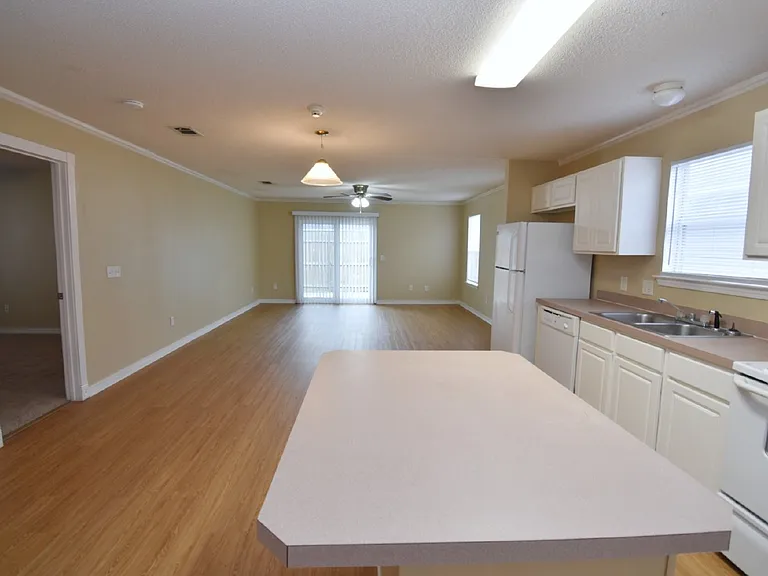 1064 Antigua Cir — Photo 5