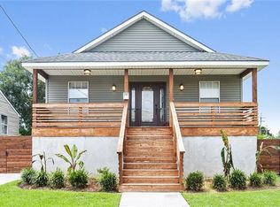 5301 Warrington Dr, New Orleans, LA 70122