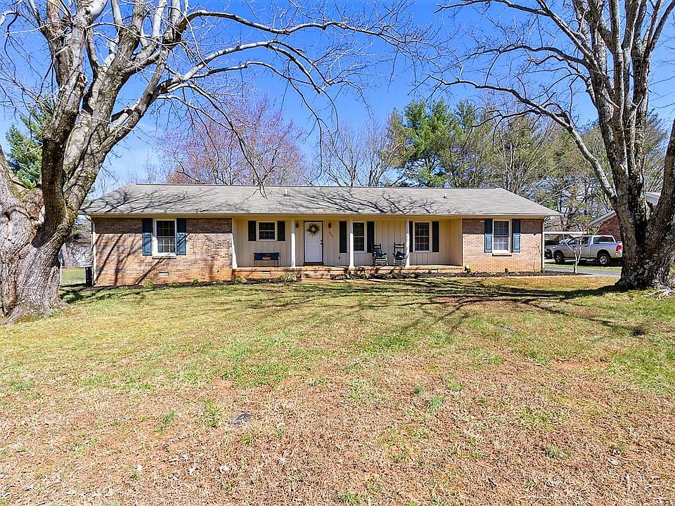 1st image of 2426 Hillmont Dr