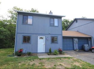 9 Flamingo Dr, Howell, NJ 07731