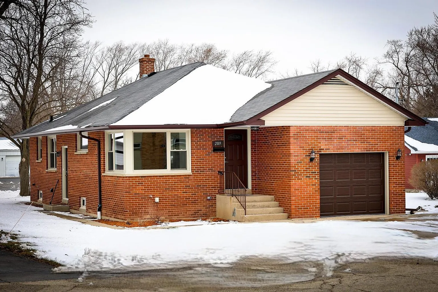 289 Chestnut St photo 1