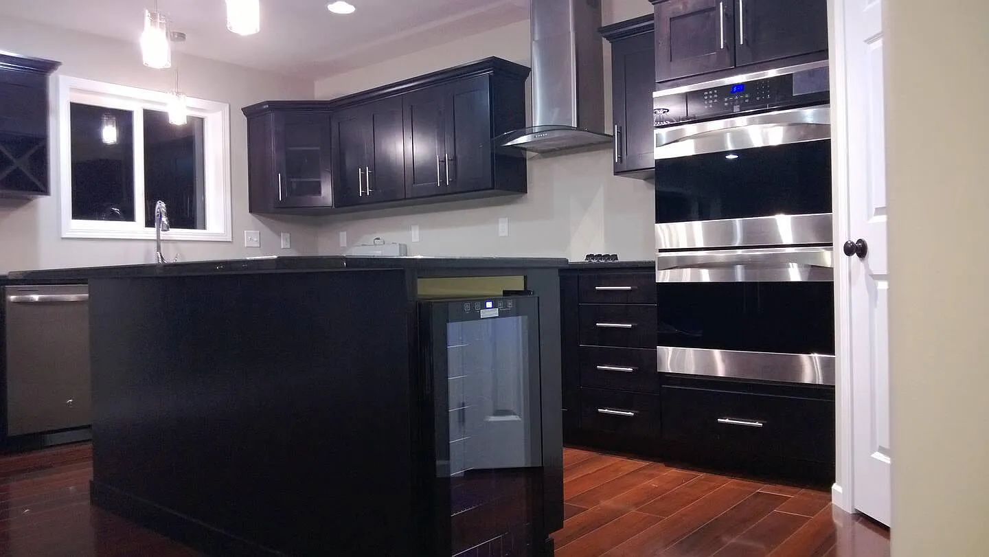 5 bed, 3.5 bath, 3082 sqft, $2,650 — Photo 2