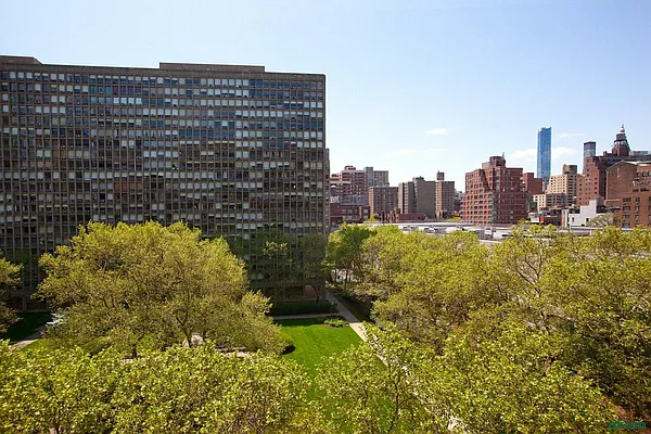 Sold by Akam Sales and Brokerage | media 6