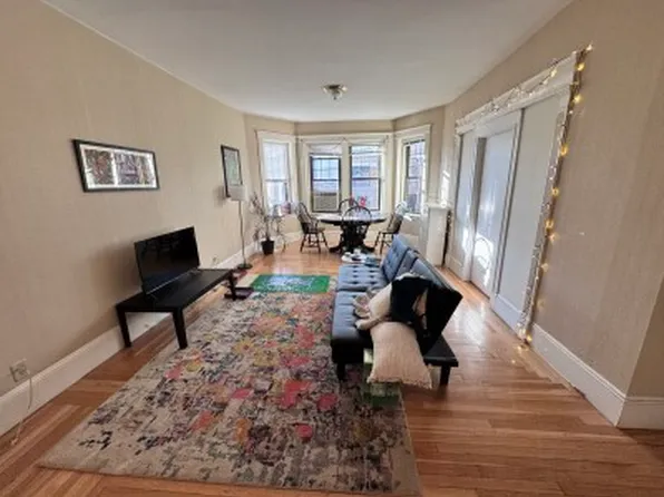 101 Saint Paul St #2, Brookline, MA 02446