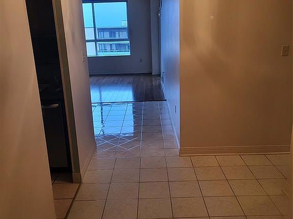 5th image of 75 Riverside Dr E #1707