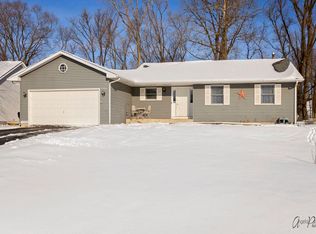 7520 Hickory Grv, Wonder Lake, IL 60097