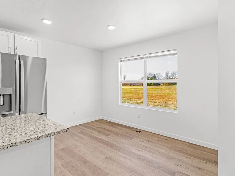 803 Lambert Cir — Photo 14