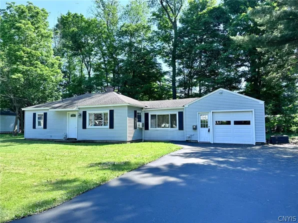 5 Pinecrest Rd, New Hartford, NY 13413