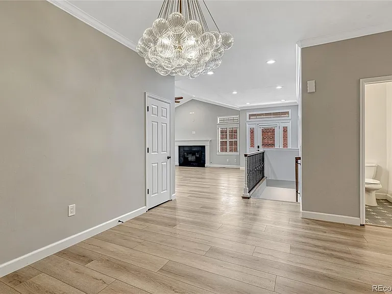 9885 Greensview Cir — Photo 10
