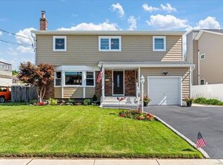 243 N Albany Ave, Massapequa, NY 11758