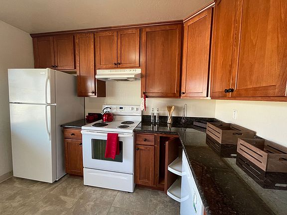 5th image of 104 Washington St APT 6