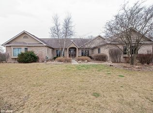 1113 Boone Creek Ct, Bull Valley, IL 60050