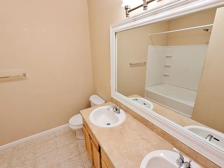 555 Cougar Bluff Point #207 — Photo 6