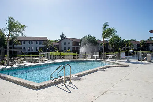 5325 Treetops Dr #T-204 Photo 1