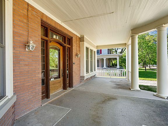 4th image of 517 4th St