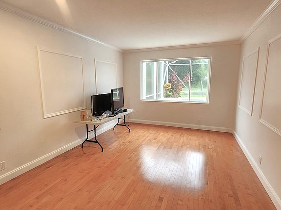 4th image of 5153 Woodfield Way
