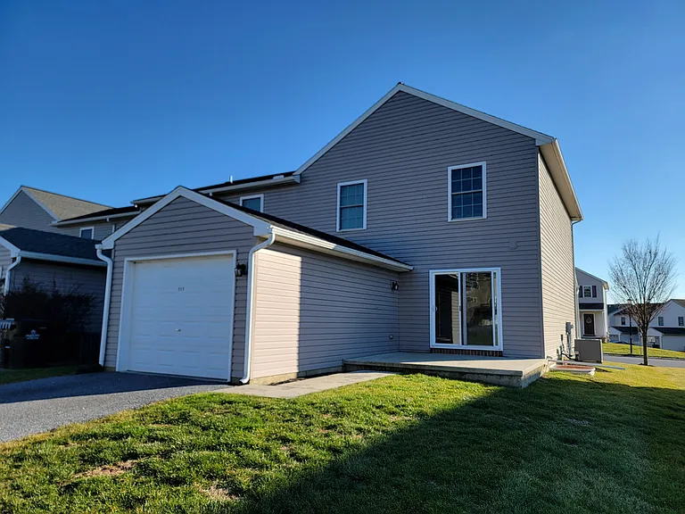 213 Limestone Dr — Photo 17