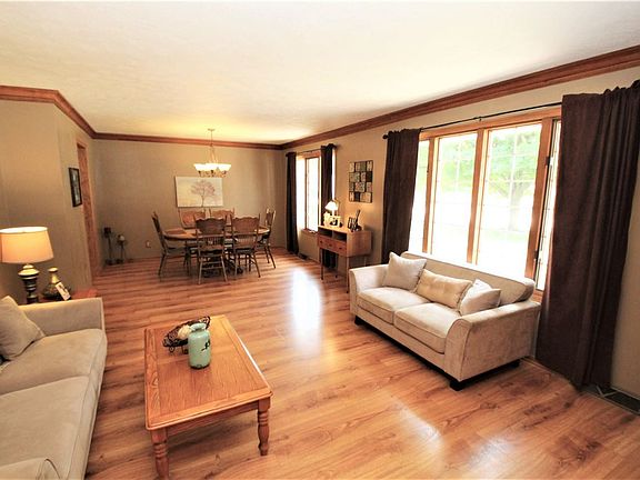 3rd image of 50 Countryside Dr