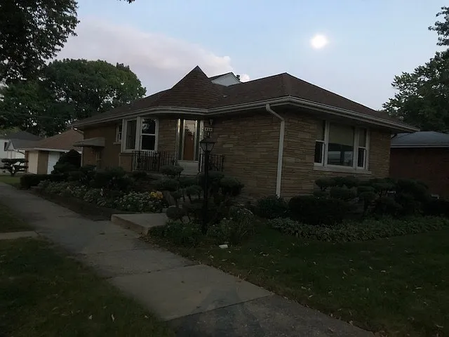 4201 Maple Ave photo 1