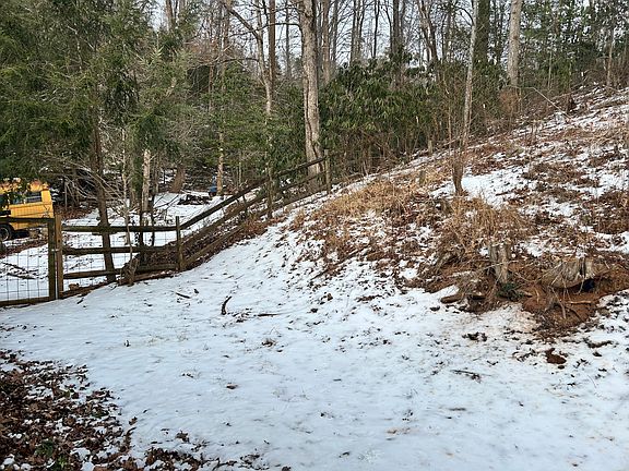 5th image of 3602 Mount Zion Rd #A