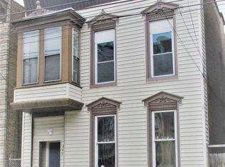 468 1st St #PENTHOUSE, Troy, NY 12180