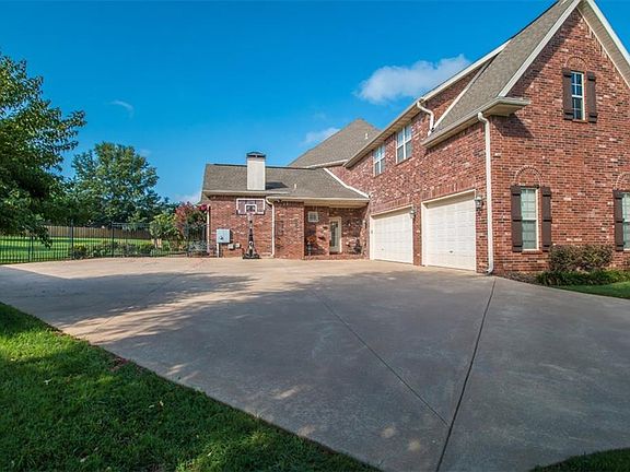 2nd image of 4602 W Blossom Way Dr