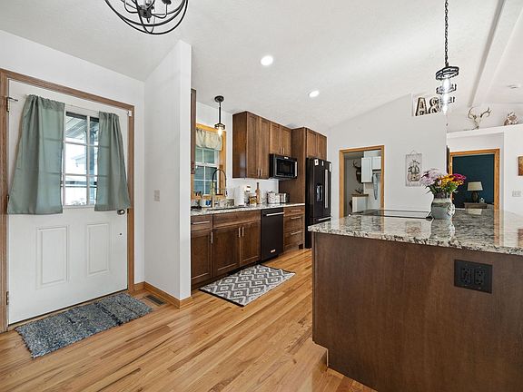 5th image of 4262 Baybrook Dr