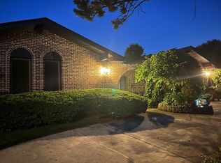 851 Spring Cove Dr, Schaumburg, IL 60193