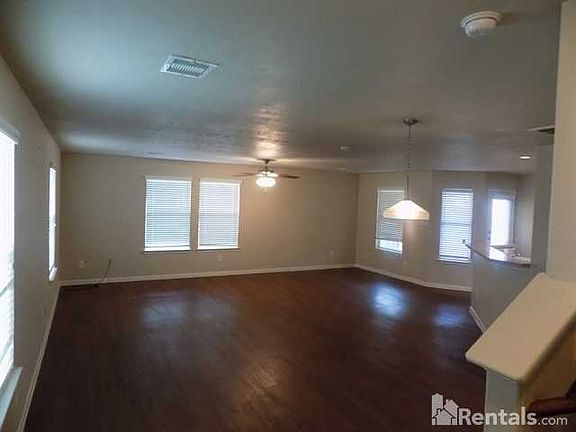 2nd image of 866 Sun Prairie Dr