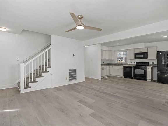 5th image of 8239 Redwood Cir