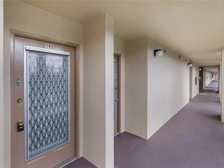 1400 SW 124th Ter #105Q — Photo 13