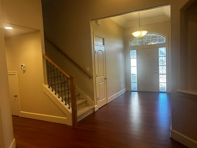 3042 N Irvine St — Photo 3