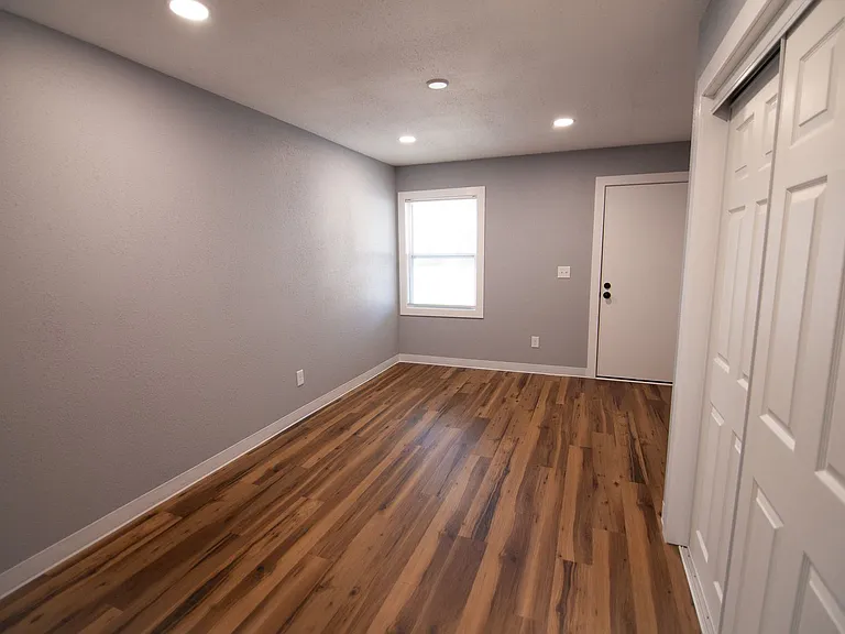 1114 N Ohio Ave — Photo 3