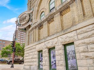 270 E Highland Ave APT 1046, Milwaukee, WI 53202