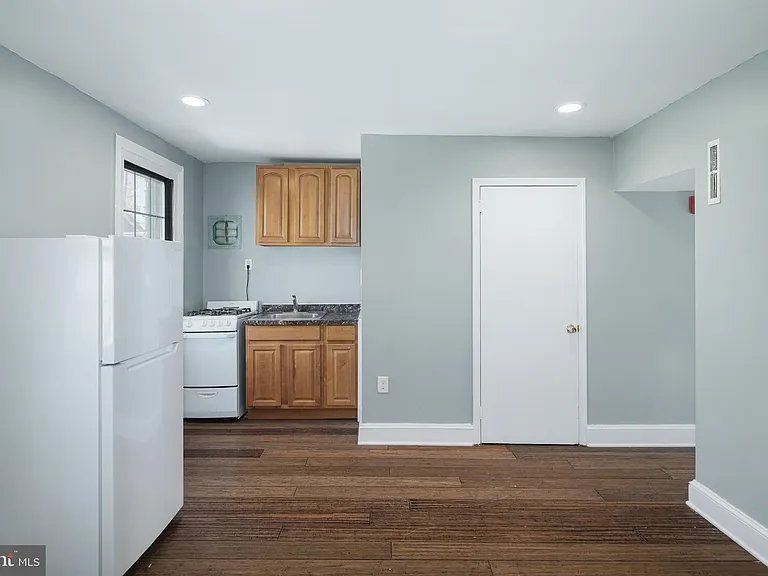 184 E Huntingdon St #3 — Photo 2