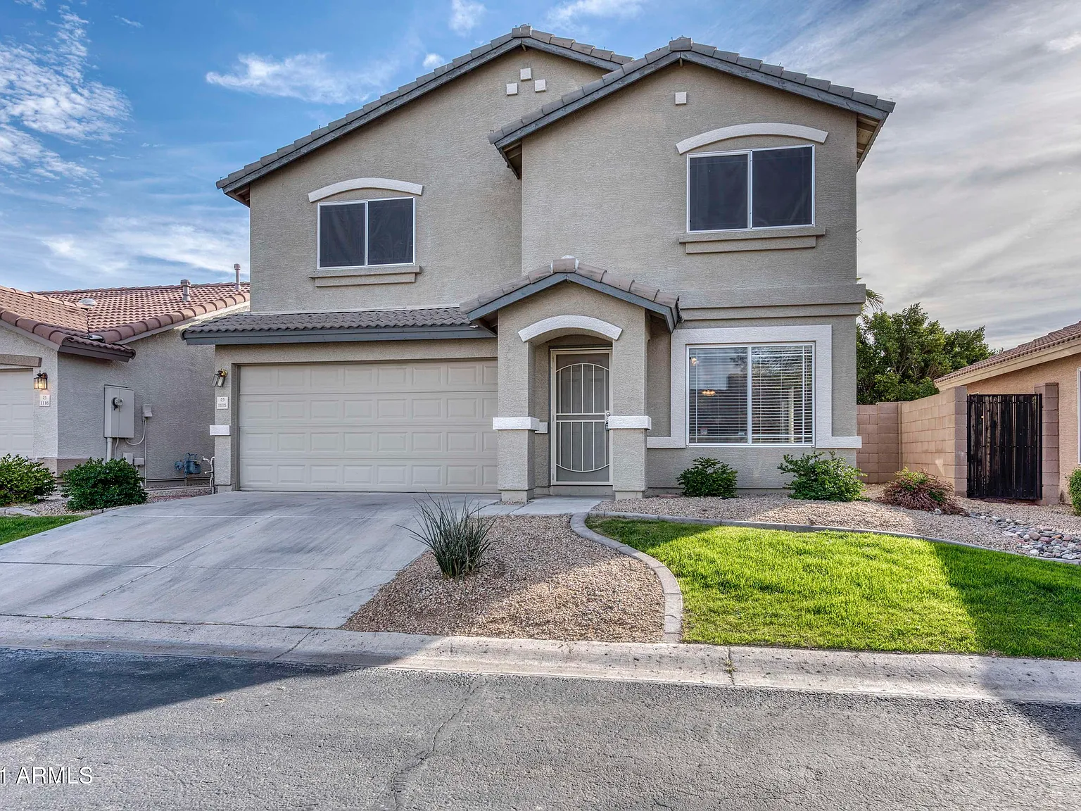 3 bed, 2.5 bath, 1664 sqft, $2,295 — Photo 1