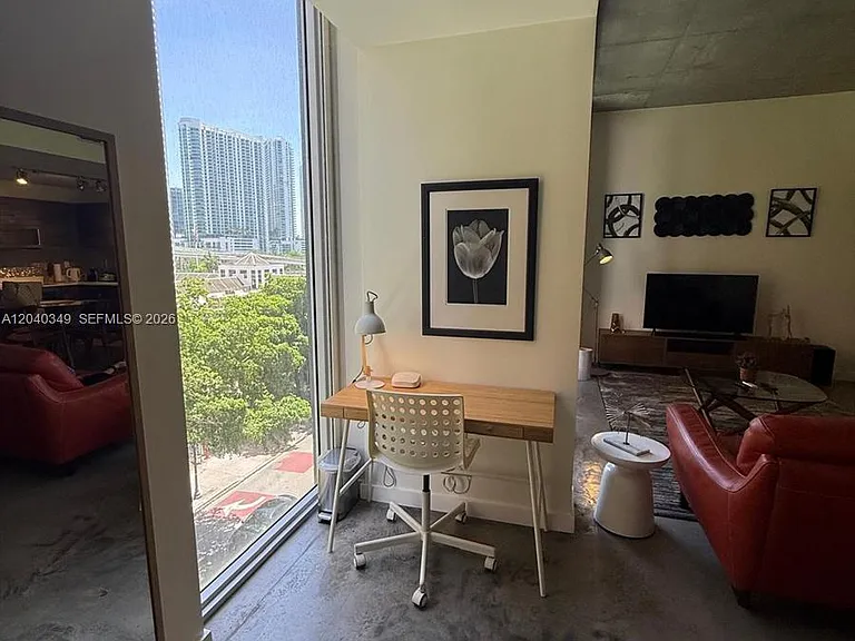 151 SE 1st St #405 — Photo 4