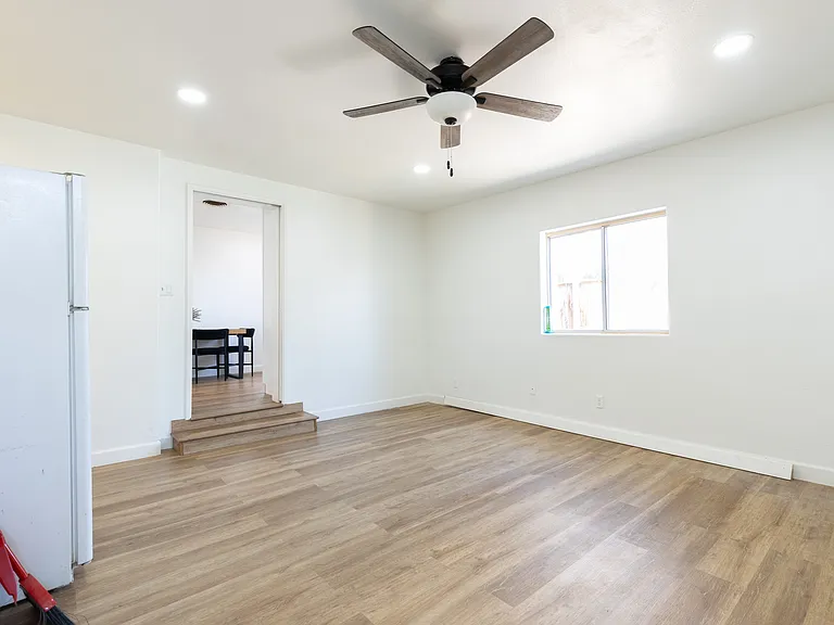 310 S D St — Photo 22