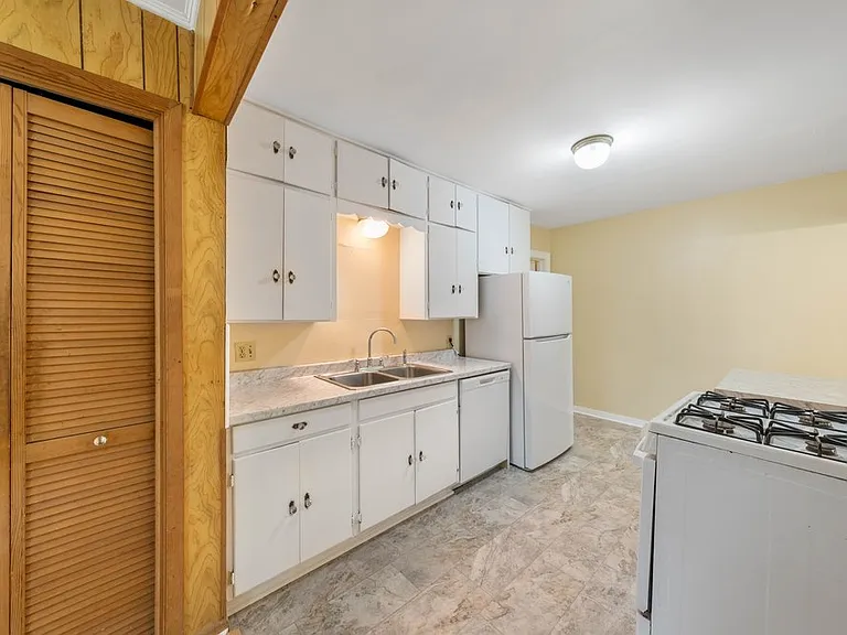 229 Alexander Hamilton Dr #1 — Photo 10