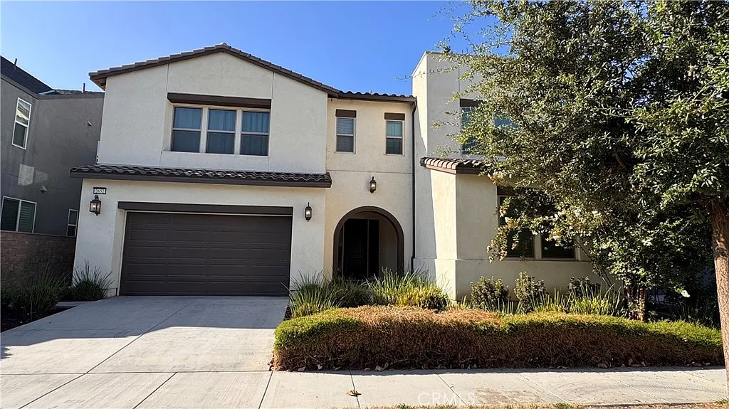 5 bed, 4.5 bath, 3085 sqft, $4,500 — Photo 1