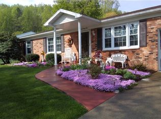 124 Winners Cir, Hurricane, WV 25526